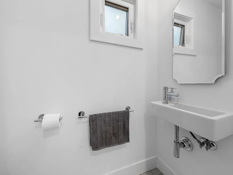 3558 W 8th Avenue, Vancouver, BC, V6R 1Y7 - 19