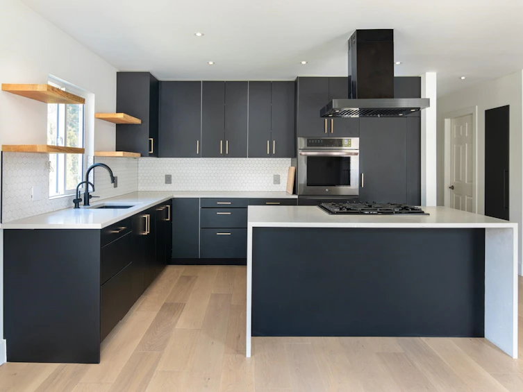 1190 Edgewater Drive, Squamish, BC - 2