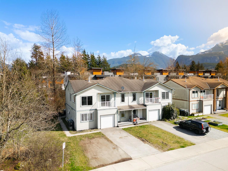 1190 Edgewater Drive, Squamish, BC - 9