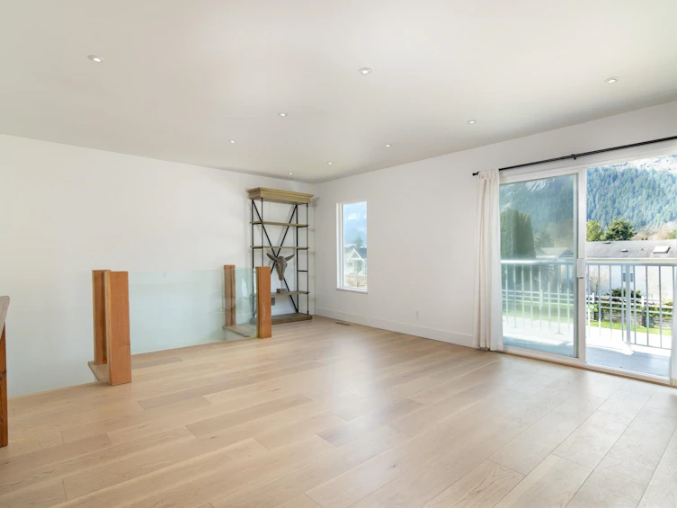 1190 Edgewater Drive, Squamish, BC - 8