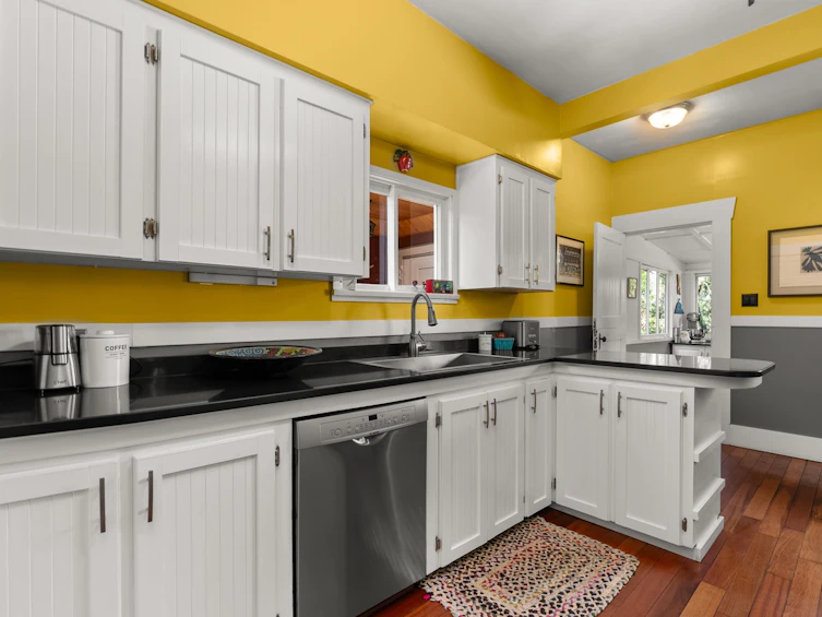 1363 E 13th Avenue, Vancouver, BC, V5N 2B5 - 13