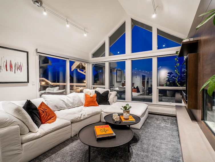 3262 W 1st Avenue, Vancouver, BC, V6K 1H5 - 2