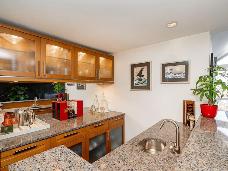 3262 W 1st Avenue, Vancouver, BC, V6K 1H5 - 12
