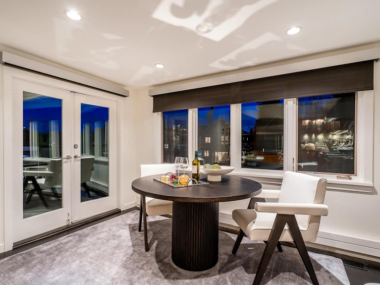 3262 W 1st Avenue, Vancouver, BC, V6K 1H5 - 7