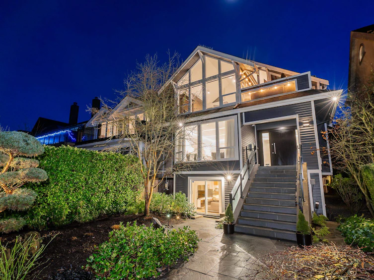 3262 W 1st Avenue, Vancouver, BC, V6K 1H5