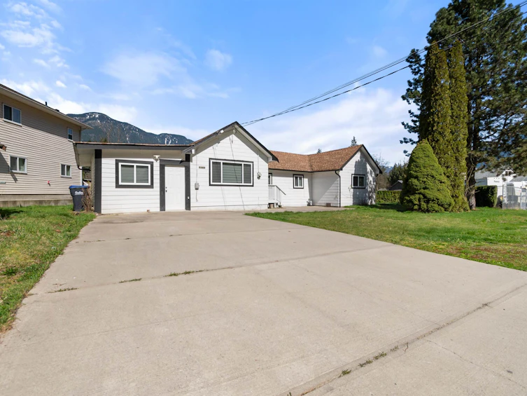 63865 Old Yale Road, Hope, BC, V0X 1L2 - 2