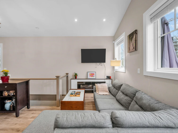 2745 Duke Street, Vancouver, BC, V5R 4S8 - 5