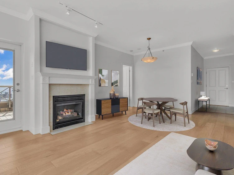 1304-160 E 13th Street, North Vancouver, BC, V7L 2L5 - 3