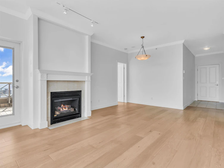 1304-160 E 13th Street, North Vancouver, BC, V7L 2L5 - 4
