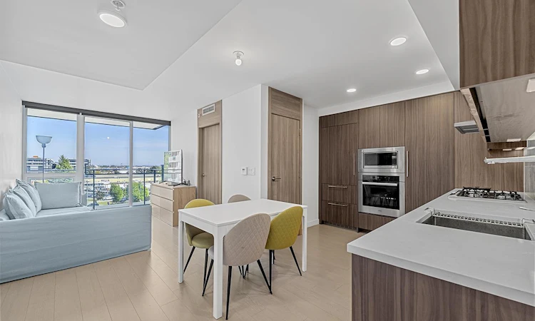 620-455 SW Marine Drive