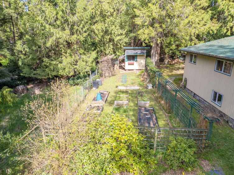 3826 Cutlass Court, Pender Island, BC, V0N 2M2 - 40