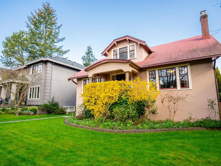 3025 W 11th Avenue, Vancouver, BC, V6K 2M5 - 2