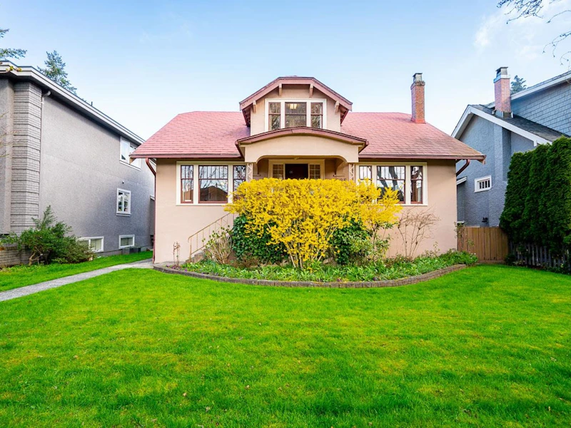 3025 W 11th Avenue, Vancouver BC V6K 2M5