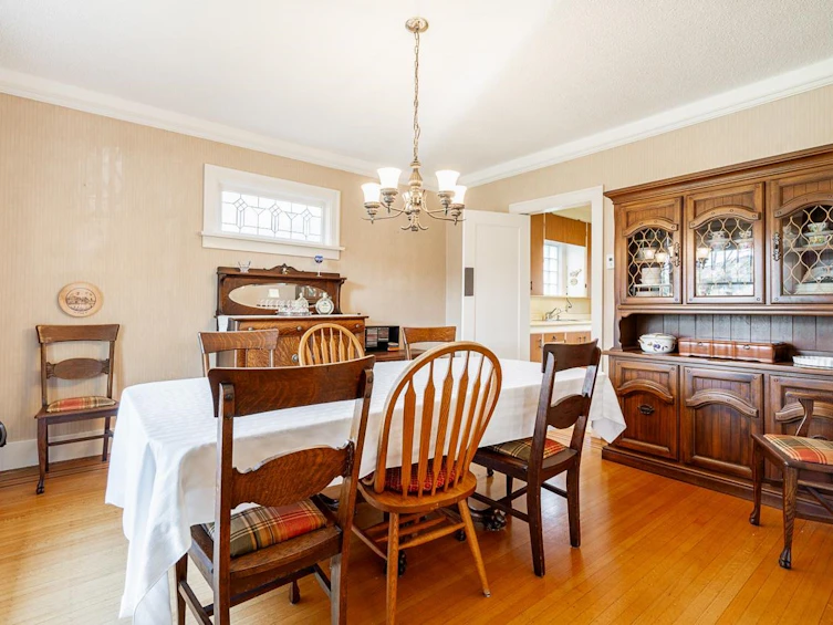3025 W 11th Avenue, Vancouver, BC, V6K 2M5 - 8
