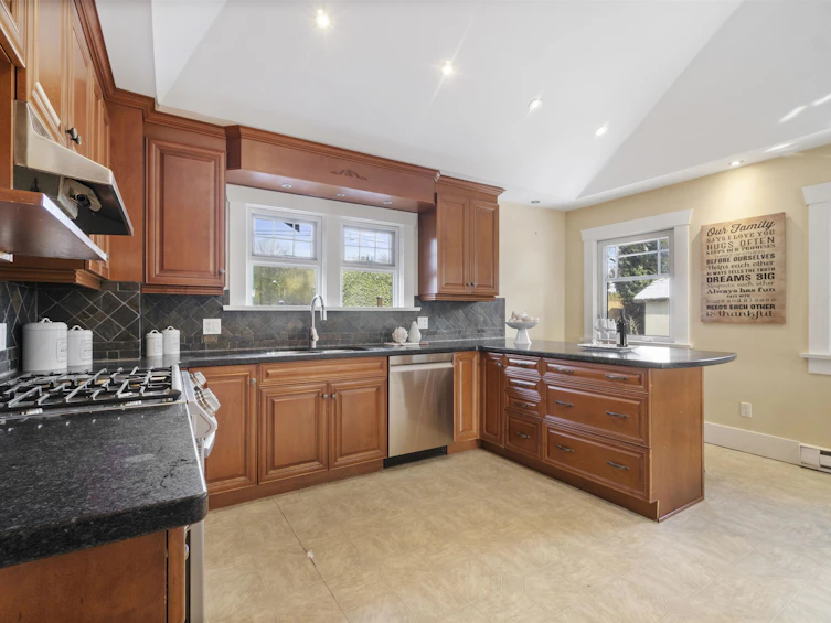 931 Second Street, New Westminster, BC, V3L 2N8 - 7