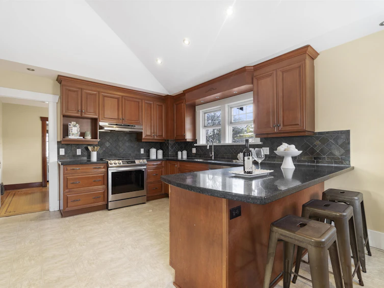 931 Second Street, New Westminster, BC, V3L 2N8 - 8