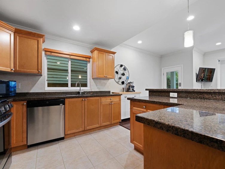 320 E 5th Street, North Vancouver, BC, V7L 1L9 - 12