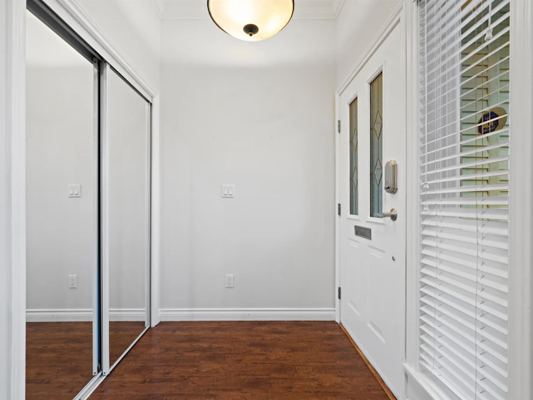 320 E 5th Street, North Vancouver, BC, V7L 1L9 - 5