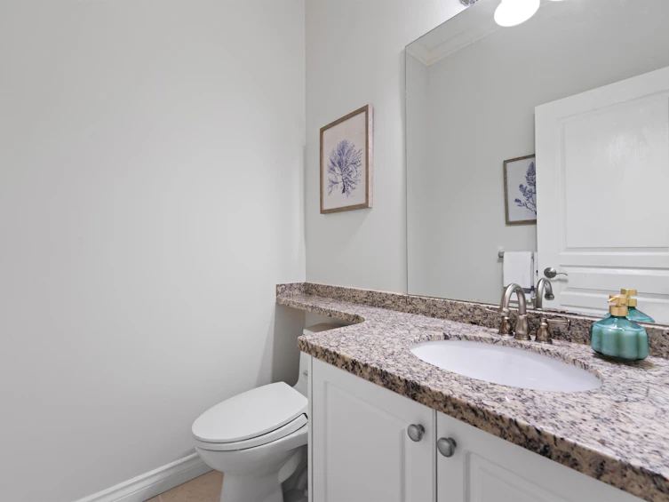 320 E 5th Street, North Vancouver, BC, V7L 1L9 - 9