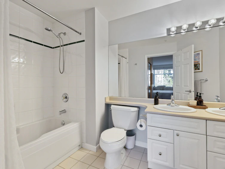 203-3600 Windcrest Drive, North Vancouver, BC, V7G 2S5 - 25