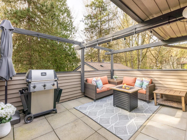 8556 Woodgrove Place, Burnaby, BC, V5A 4B1 - 2