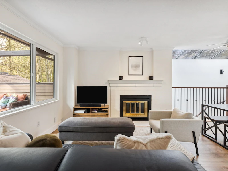 8556 Woodgrove Place, Burnaby BC V5A 4B1