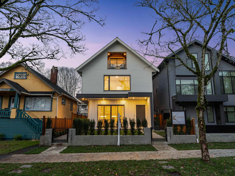 1-2241 E 8th Avenue, Vancouver, BC, V5N 1V4 - 27