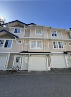76 6533 121st Street