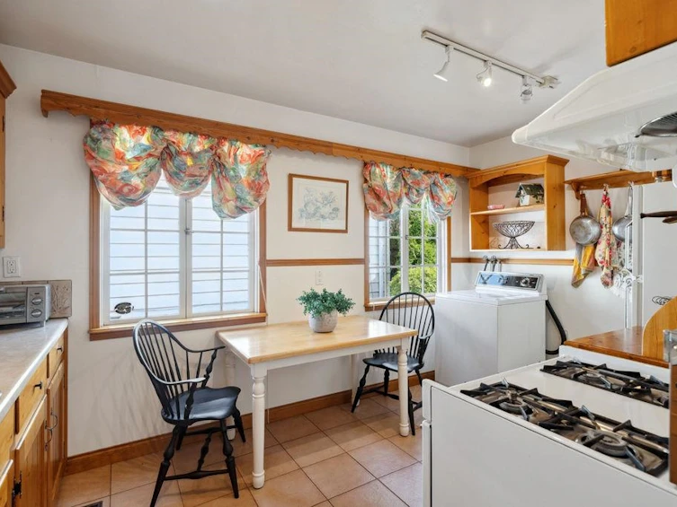 3463 Mons Drive, Vancouver, BC, V5M 3B5 - 8