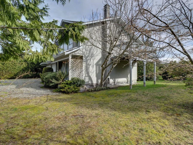 5642 Nickerson Road, Sechelt, BC, V7Z 0M6 - 5