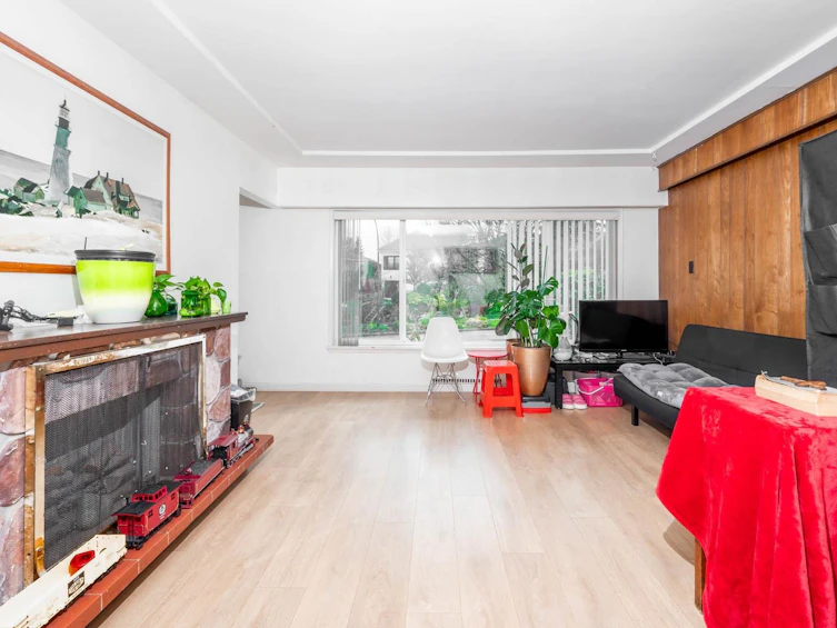479 E 30th Avenue, Vancouver, BC, V5V 2V5 - 2