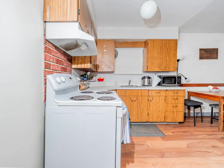 479 E 30th Avenue, Vancouver, BC, V5V 2V5 - 6