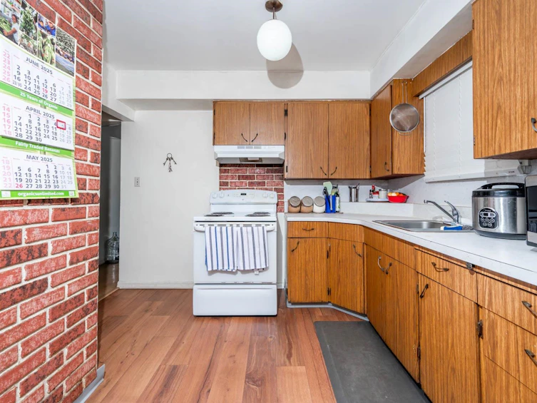 479 E 30th Avenue, Vancouver, BC, V5V 2V5 - 5