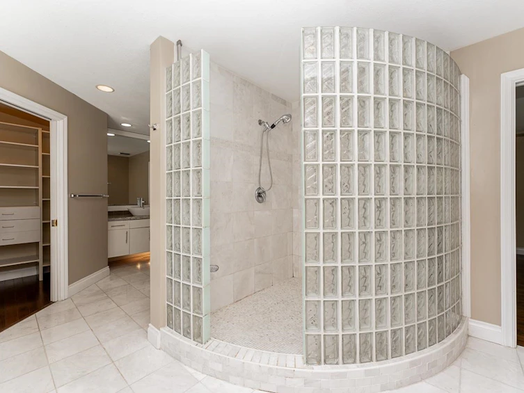 16754 77 Avenue, Surrey, BC, V4N 0L3 - 16