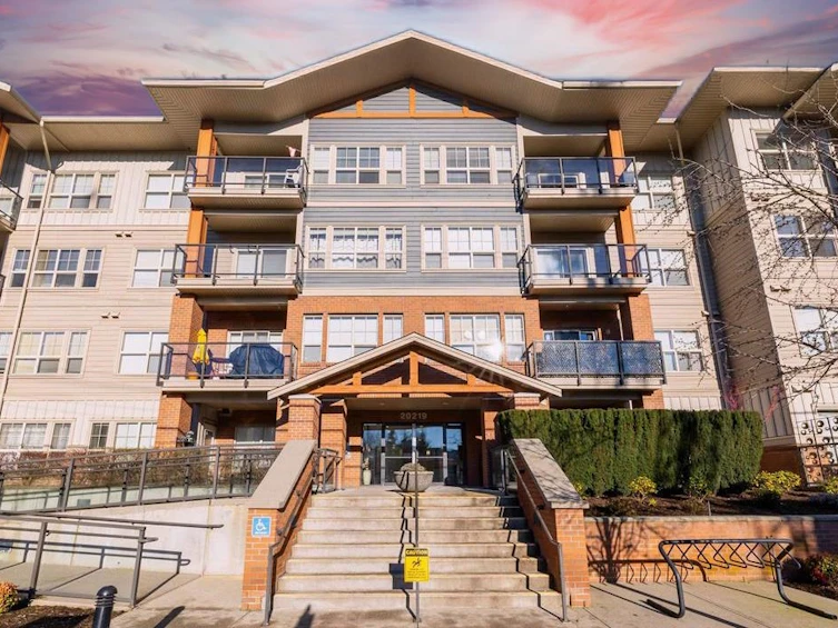 212-20219 54a Avenue, Langley, BC, V3A 0C7 - 2