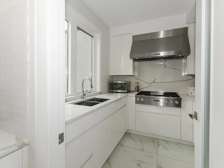 2010 Queens Avenue, West Vancouver, BC, V7V 2X9 - 12