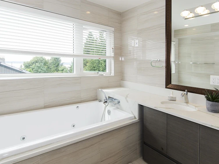 2010 Queens Avenue, West Vancouver, BC, V7V 2X9 - 24