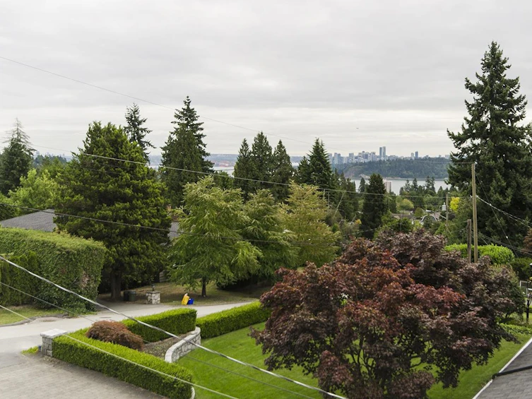 2010 Queens Avenue, West Vancouver, BC, V7V 2X9 - 25