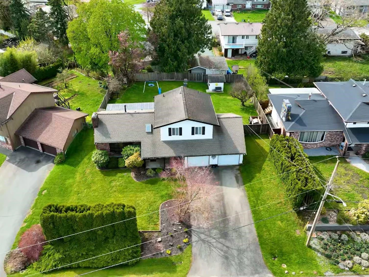 31567 Clearview Crescent, Abbotsford, BC, V2T 1Z2 - 2