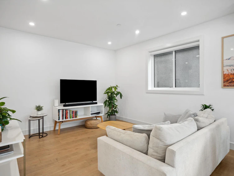 1579 Rupert Street, Vancouver, BC, V5K 4L9 - 3