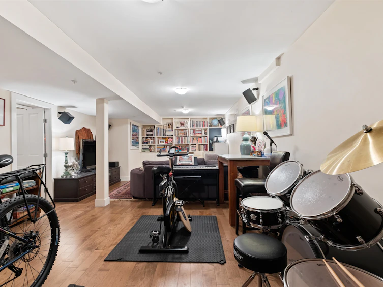 1223 W 16th Street, North Vancouver, BC, V7P 1R5 - 30