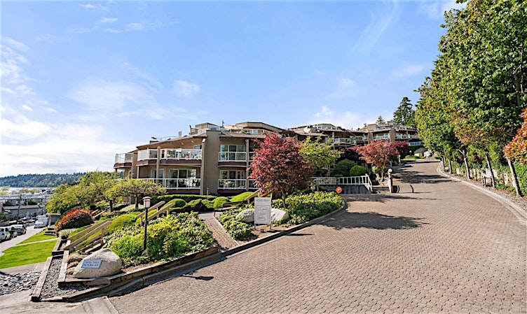 209-15025 Victoria Avenue, Surrey, BC, V4B 1G2
