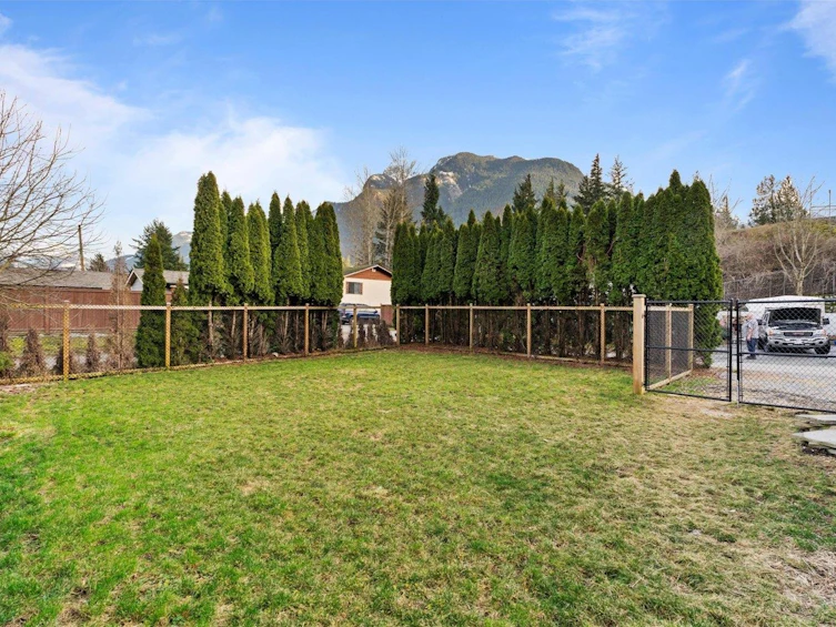 275 Water Avenue, Hope, BC, V0X 1L0 - 23