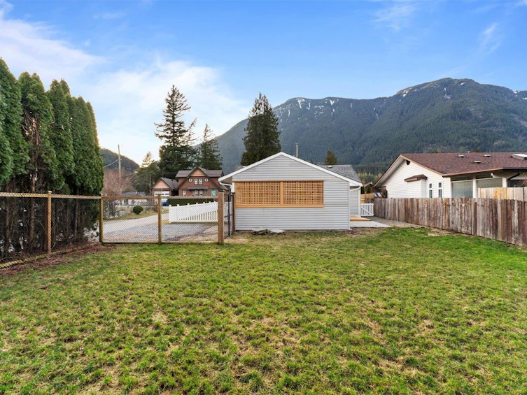 275 Water Avenue, Hope, BC, V0X 1L0 - 24
