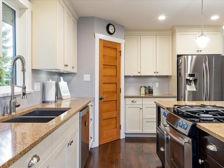 2183 Maywood Court, Abbotsford, BC, V2S 4Y9 - 9