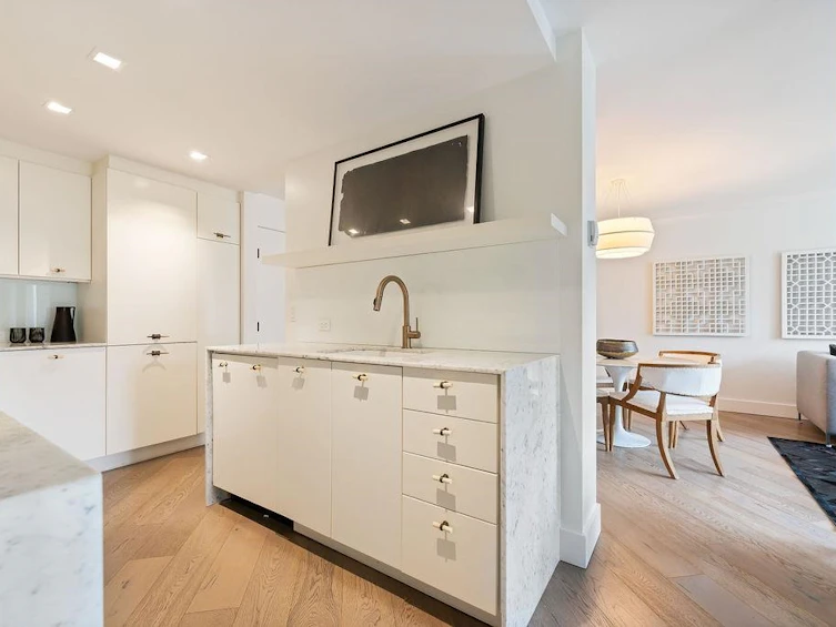 210-4101 Yew Street, Vancouver, BC, V6L 3B7 - 12