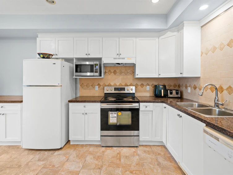 10-13528 96 Avenue, Surrey, BC, V3V 0A2 - 9