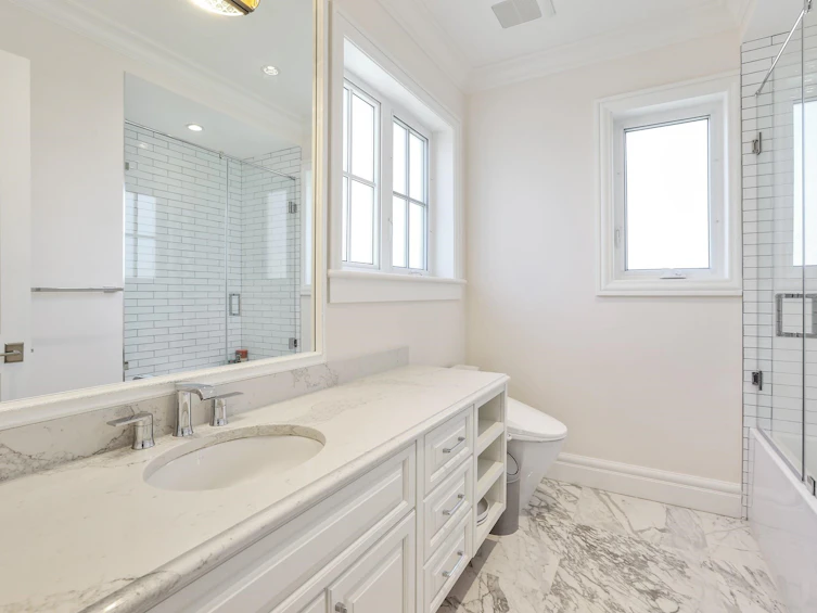 2433 W 22nd Avenue, Vancouver, BC, V6L 2K4 - 17