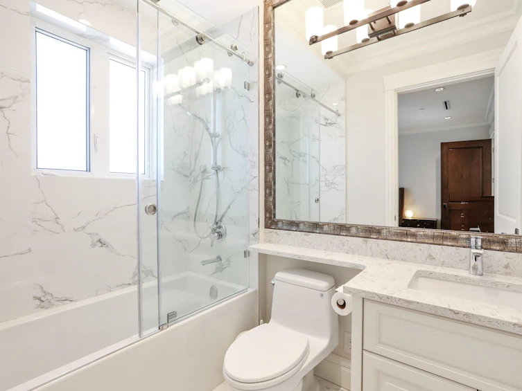 2433 W 22nd Avenue, Vancouver, BC, V6L 2K4 - 19