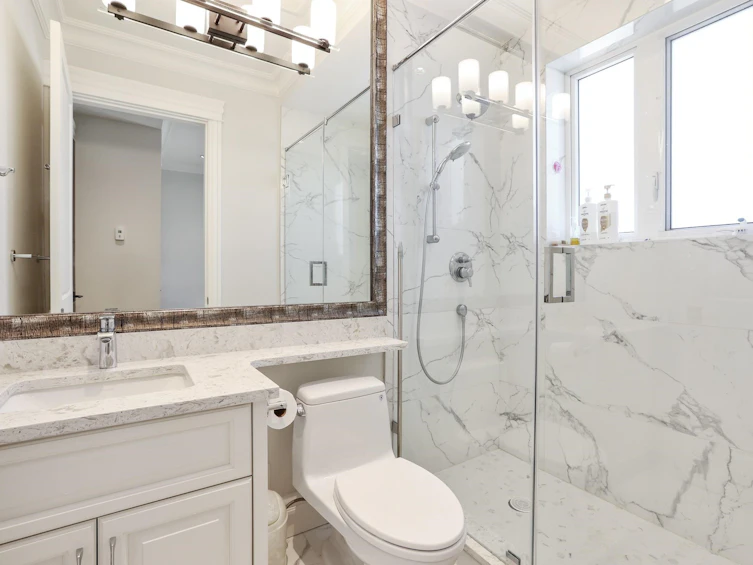 2433 W 22nd Avenue, Vancouver, BC, V6L 2K4 - 21